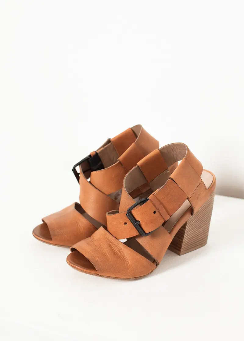 Brown Buckle-Strap Mid-Heel Pumps 1