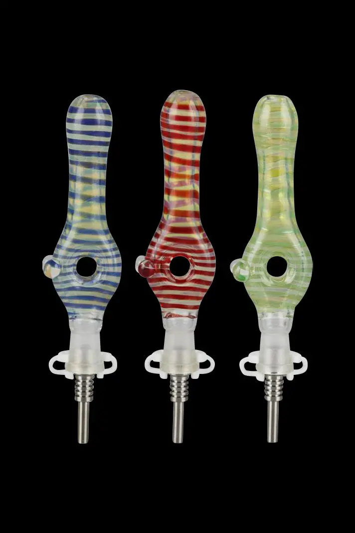 Donut-Style Glass Dab Straw Featuring 10Mm Titanium Tip 1