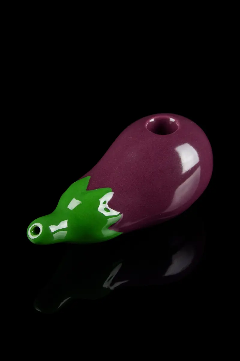Eggplant-Inspired Smoking Pipe – Art Of Smoke 1