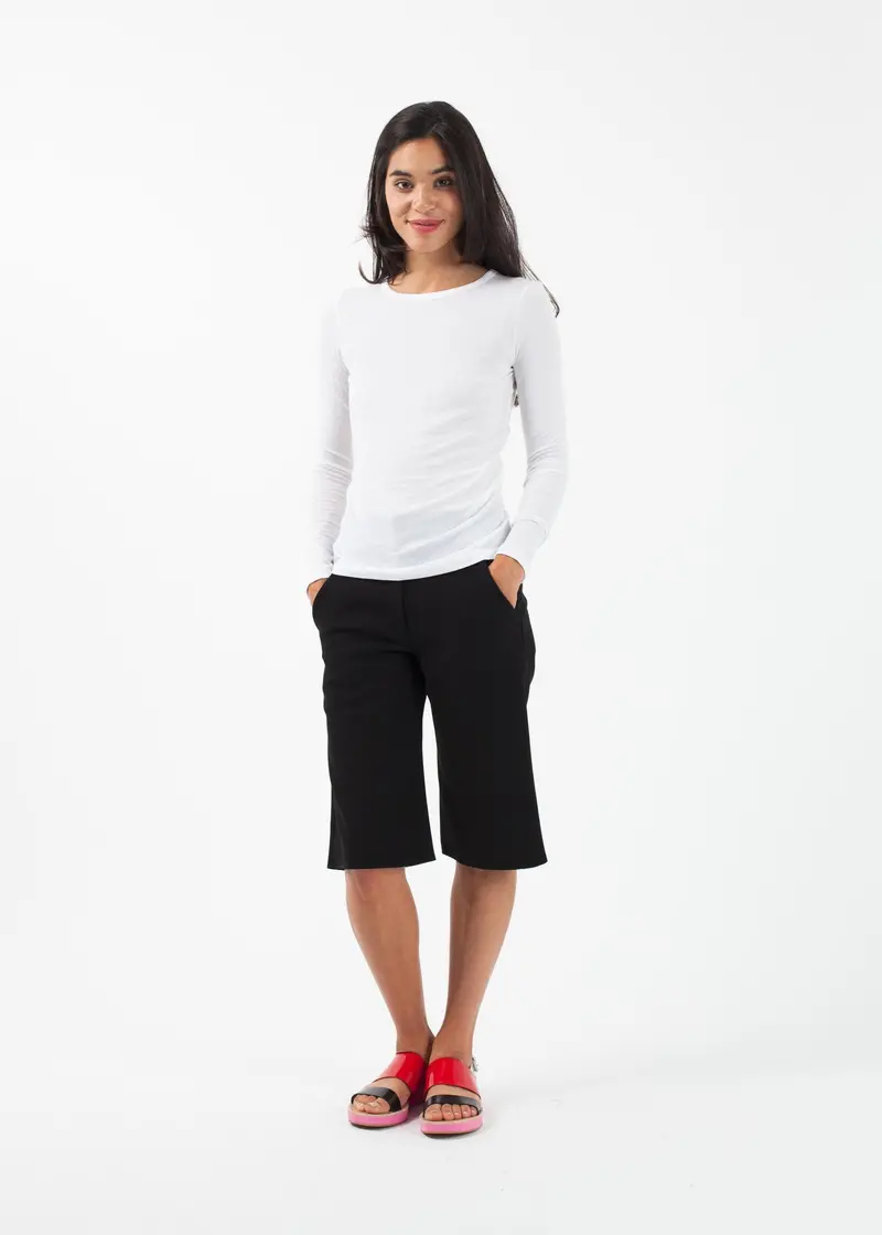Long-Sleeve Crew Neck Tee – Minimalist Cotton Top 1