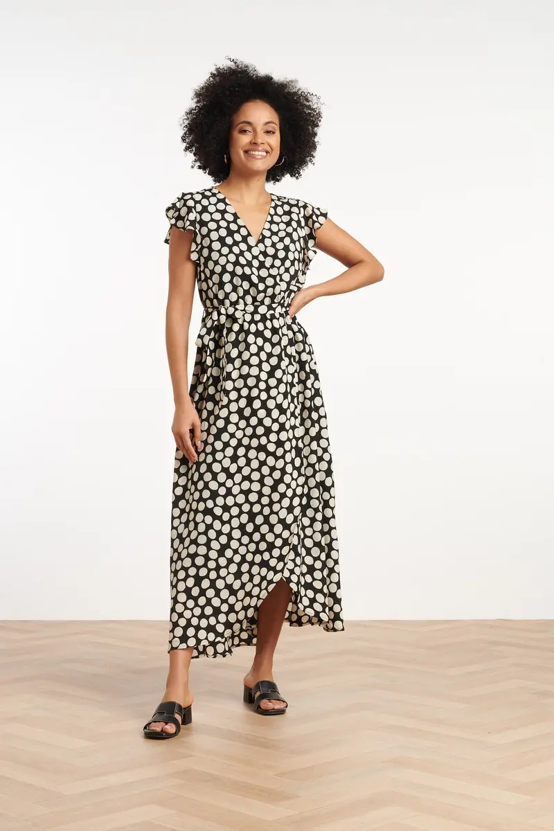 Minimalist Shift Dress In Black And Off-White Contrast 1