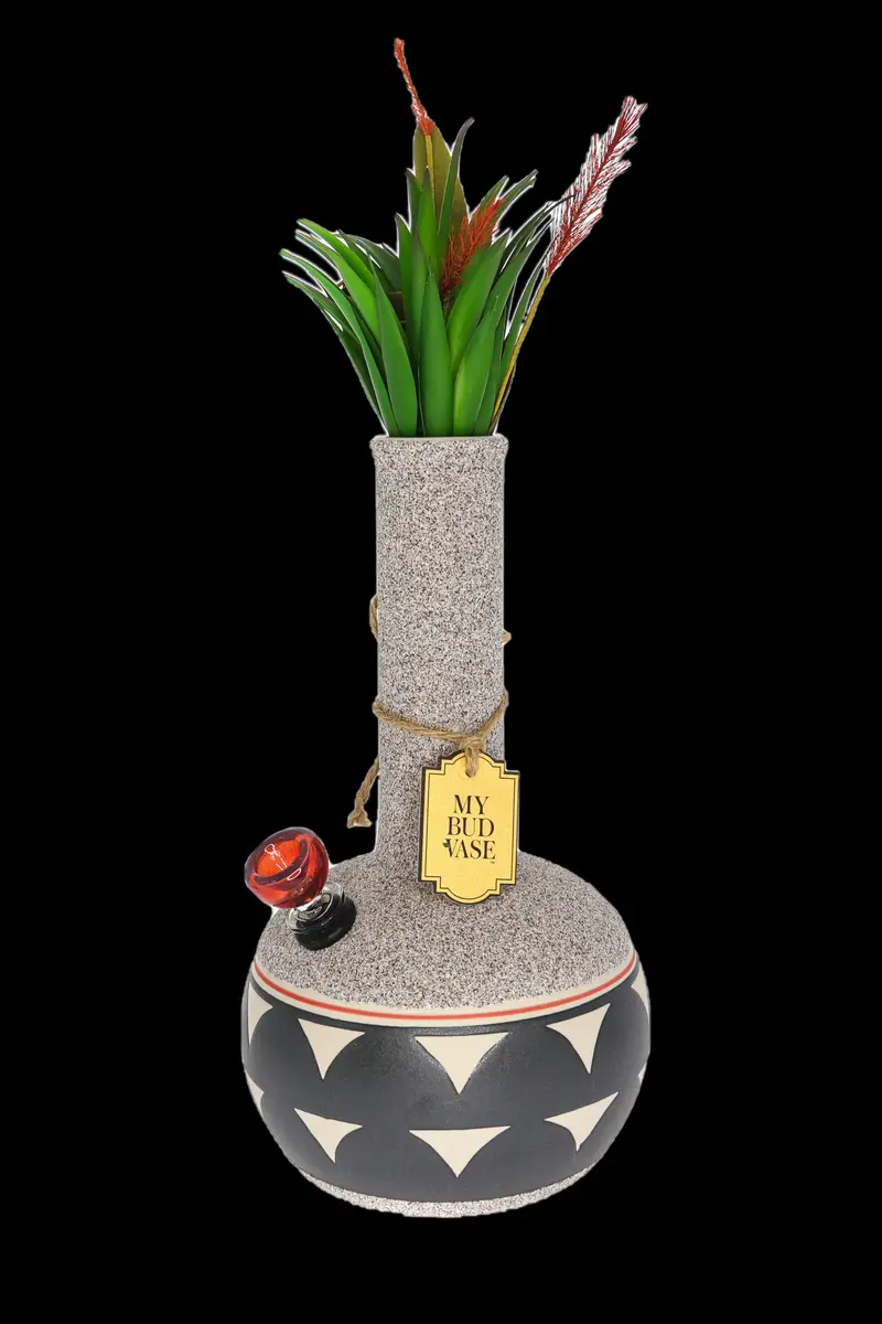 My Bud Vase Coyote-Design Ceramic Bong 1