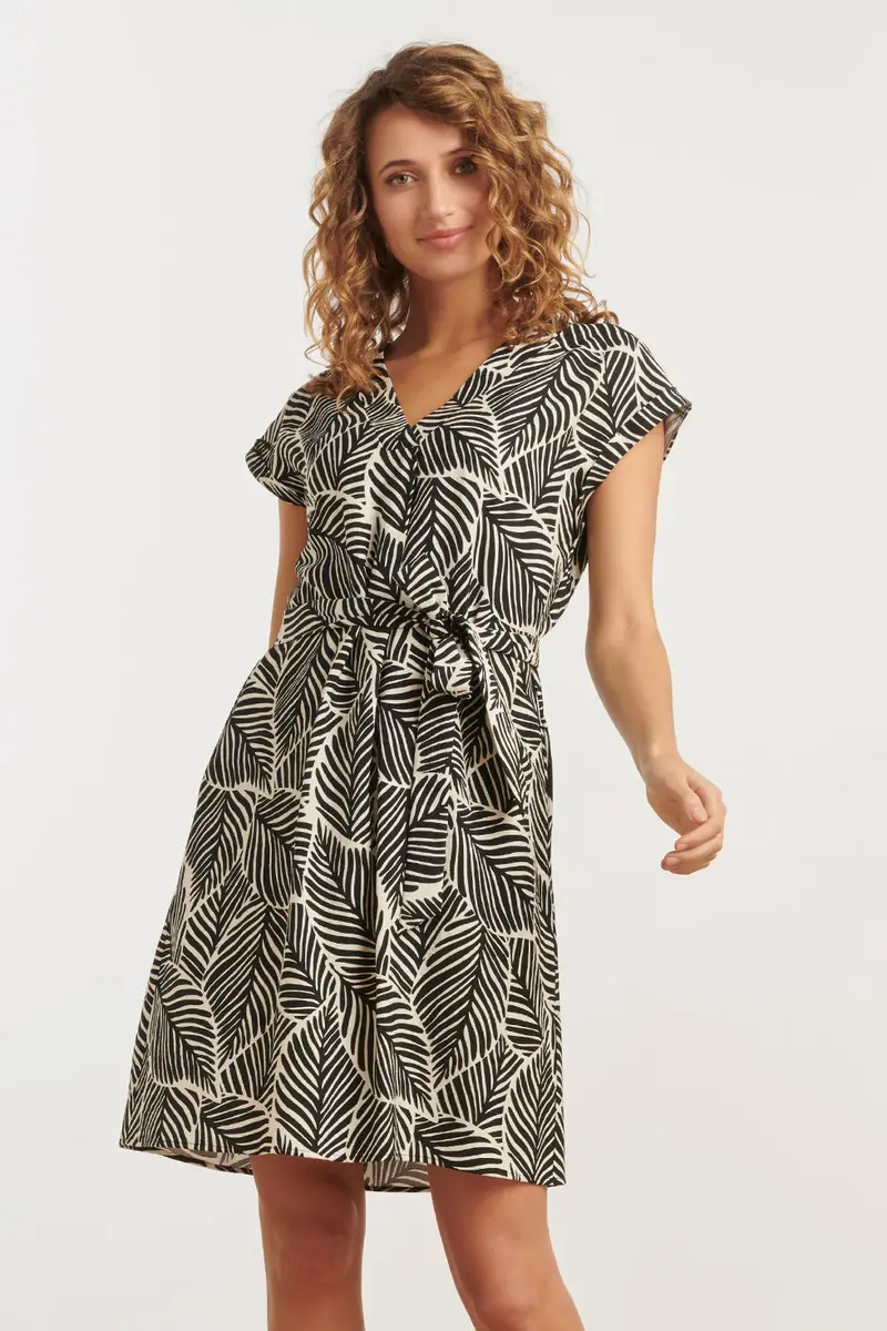 Off-White And Black Sleeveless Shift Dress – Style 35141 1