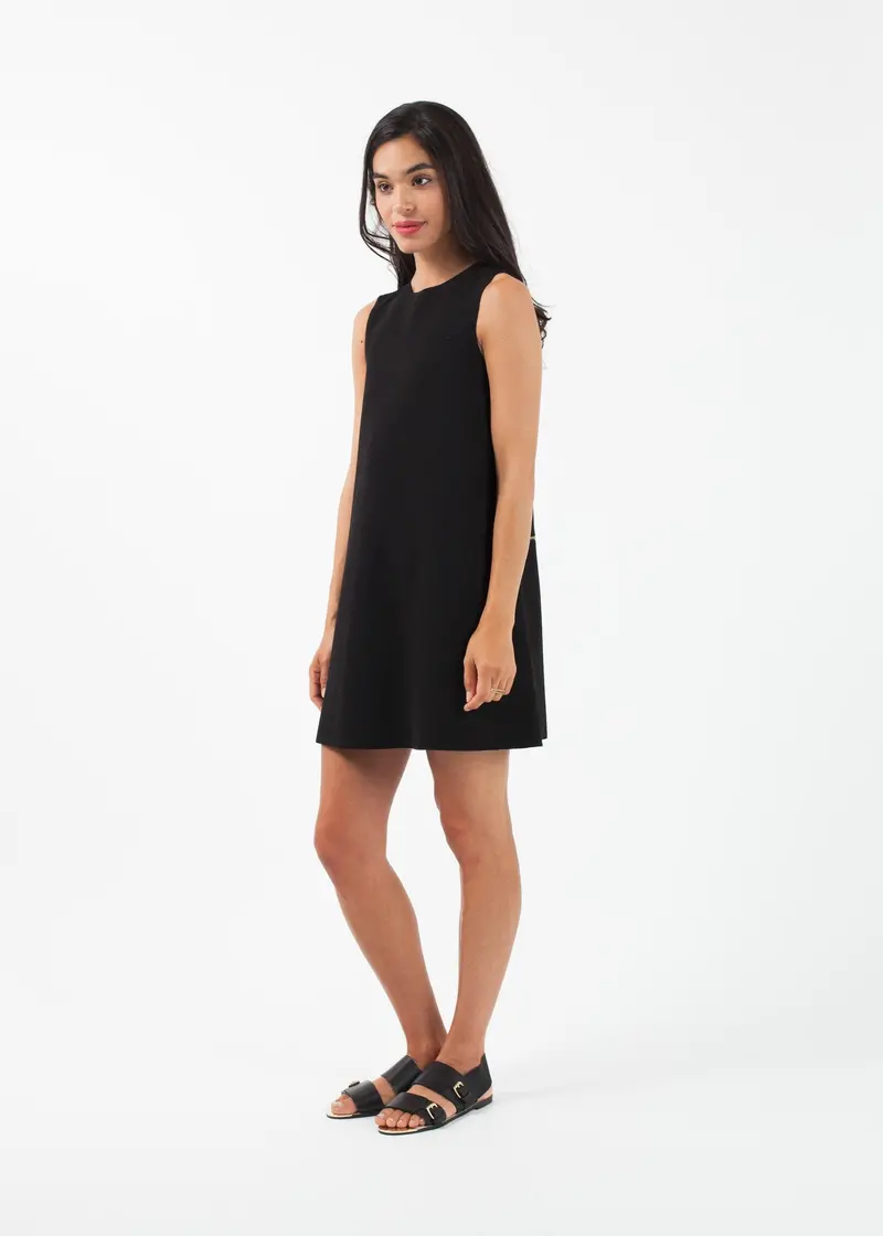 Sleeveless Shift Dress – Clean-Line Versatile Style 1