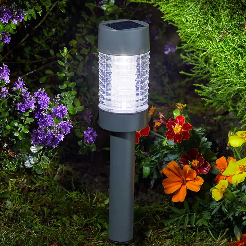 True Temper 16-Tooth Bow Rake With Wooden Handle 1